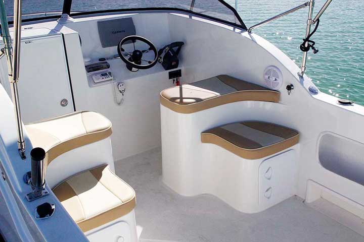 catamarans_a_moteur LC6000B